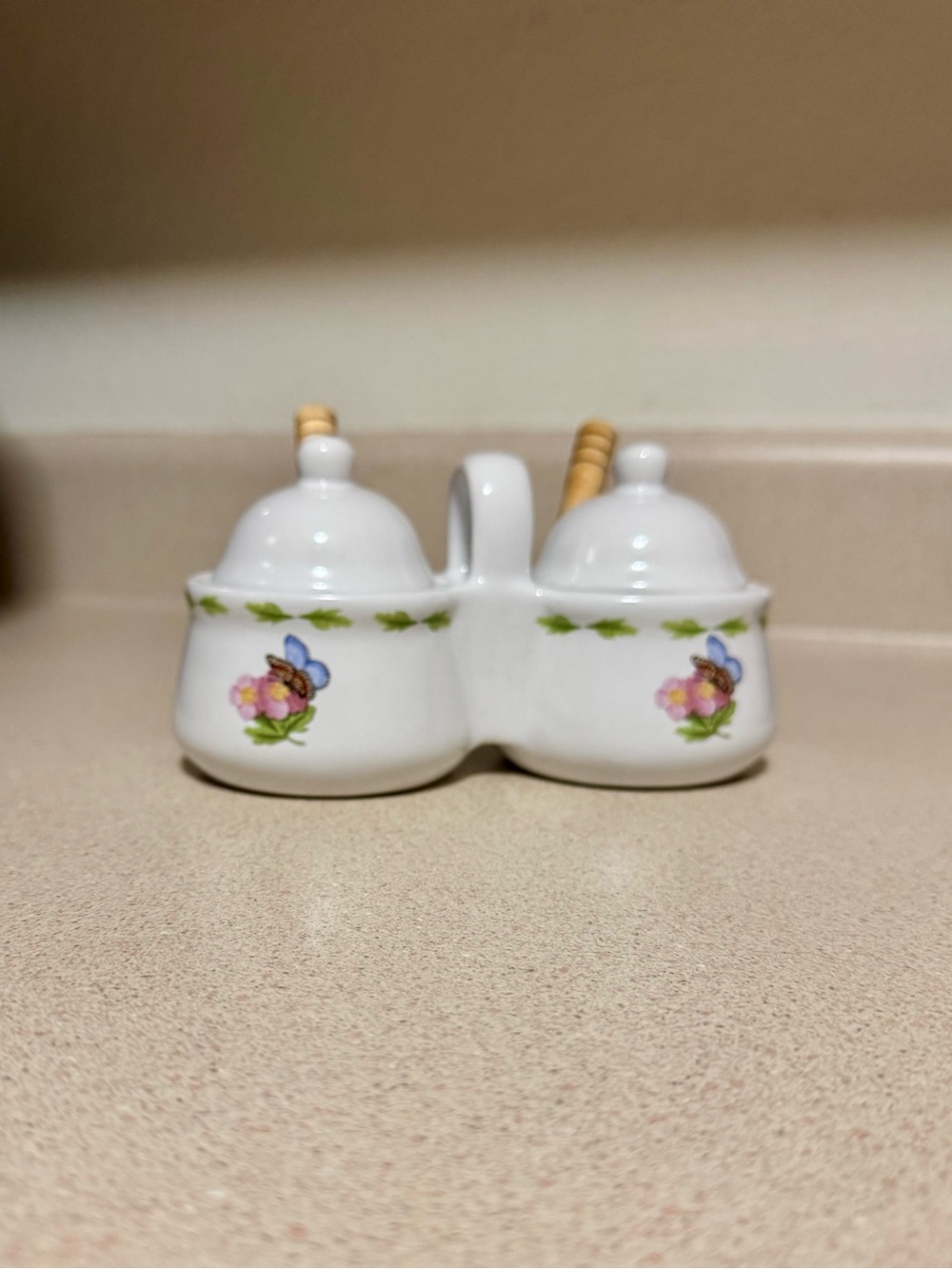 Hallmark Ceramic Condiment Set 31832 – Butterfly & Flower – Vintage‑Inspired Kit